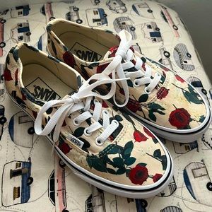 Rose covered Vans 🌹